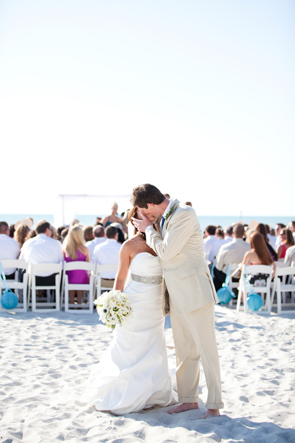 sophisticated-beach-wedding-by-kt