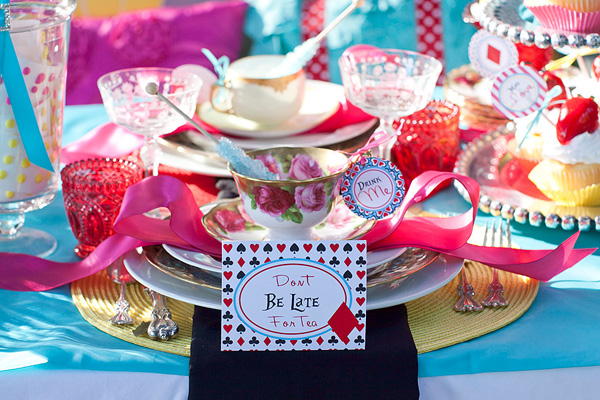 alice-in-wonderland-wedding-inspiration