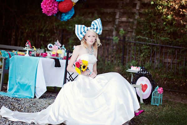 alice-in-wonderland-wedding-inspiration