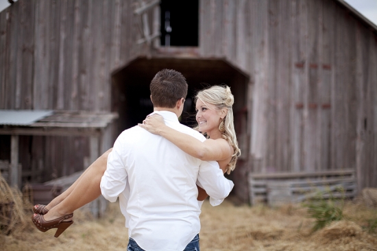 An Old Barn Engagement Session By Jennefer Wilson Photography