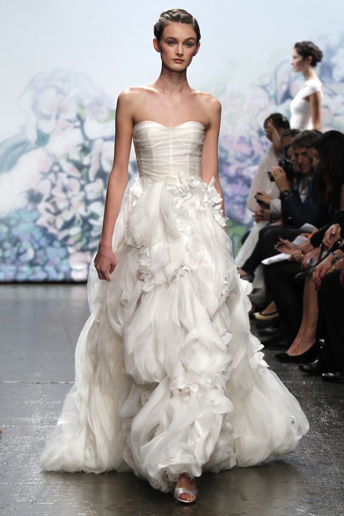 monique-lhuillier-fall-2012-bridal