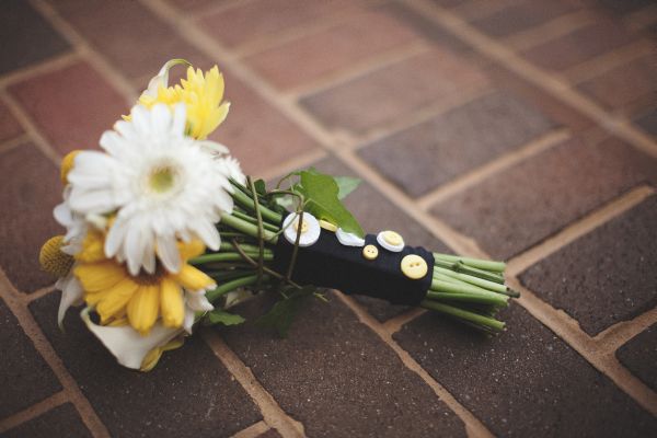 navy-and-yellow-wedding