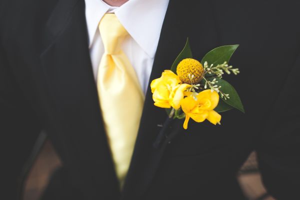 navy-and-yellow-wedding