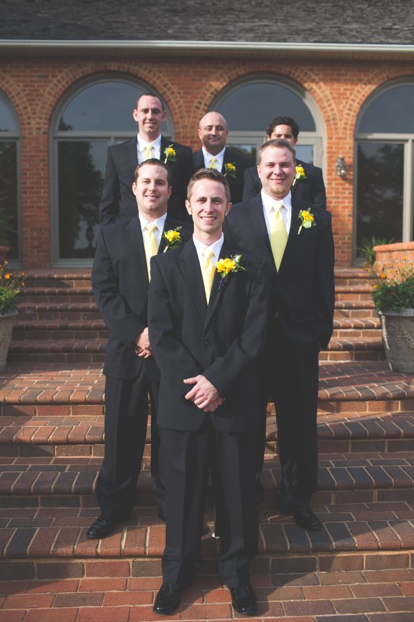 navy-and-yellow-wedding
