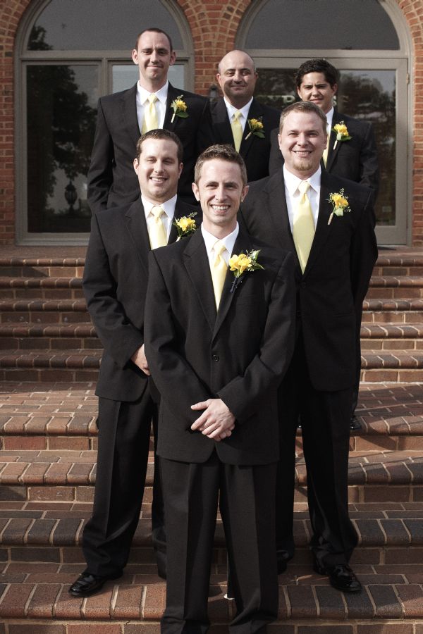 navy-and-yellow-wedding