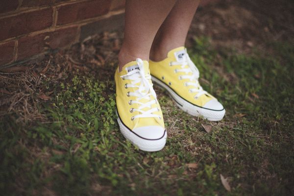 navy-and-yellow-wedding