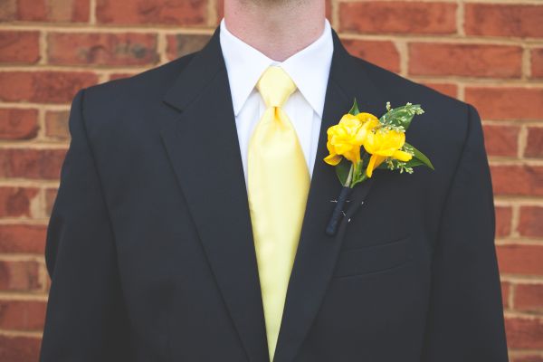 navy-and-yellow-wedding