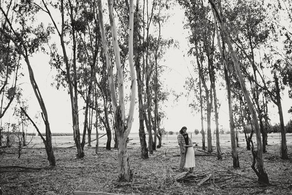 unique-engagement-photos-with-a-horse