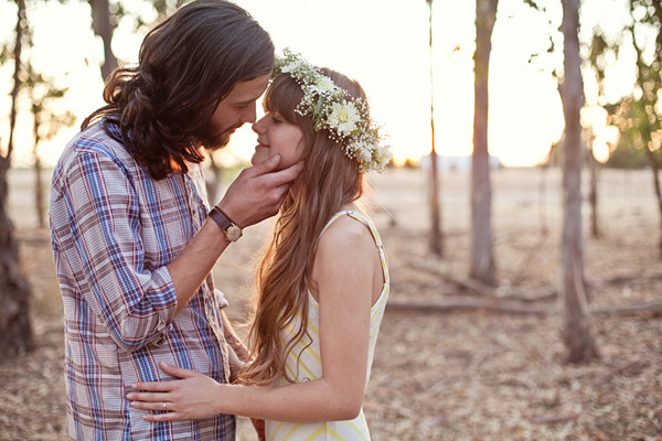 unique-engagement-photos-with-a-horse