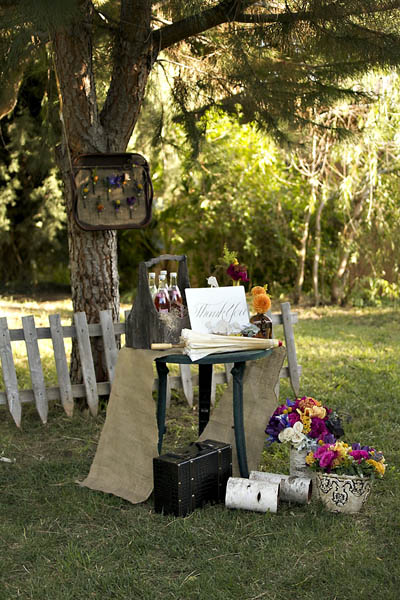 van-gogh-inspired-rustic-wedding