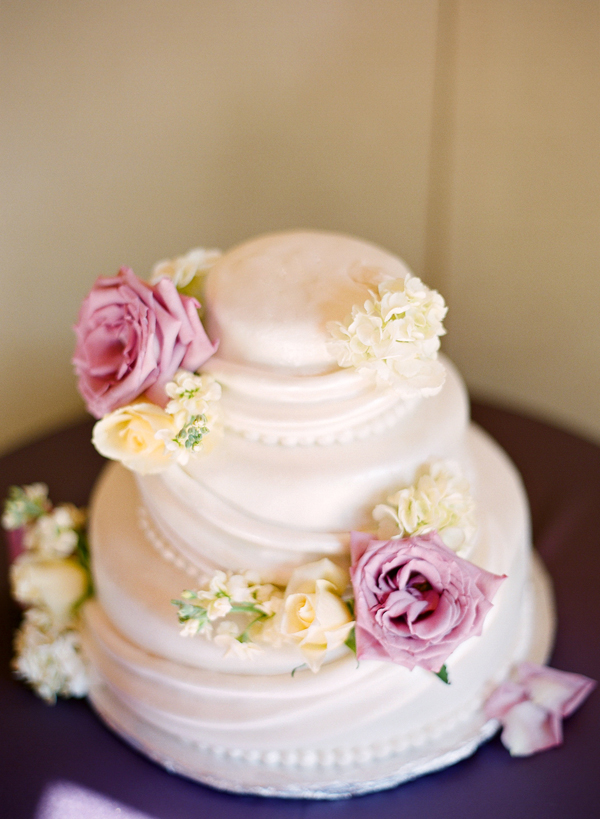 vineyard-purple-and-yellow-wedding