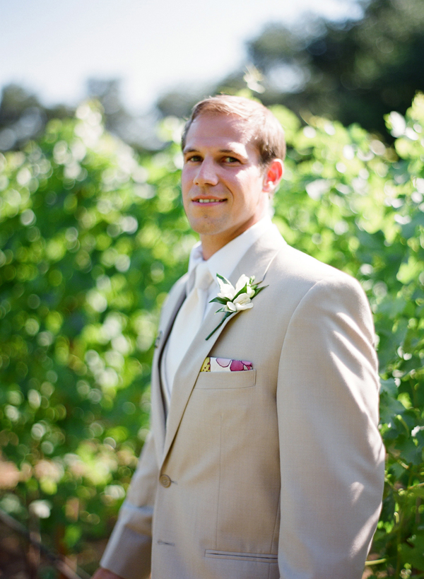 vineyard-purple-and-yellow-wedding