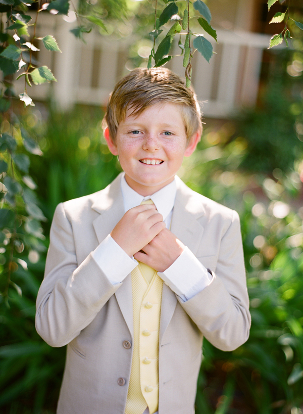 vineyard-purple-and-yellow-wedding