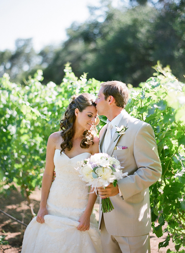 vineyard-purple-and-yellow-wedding