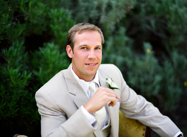 vineyard-purple-and-yellow-wedding