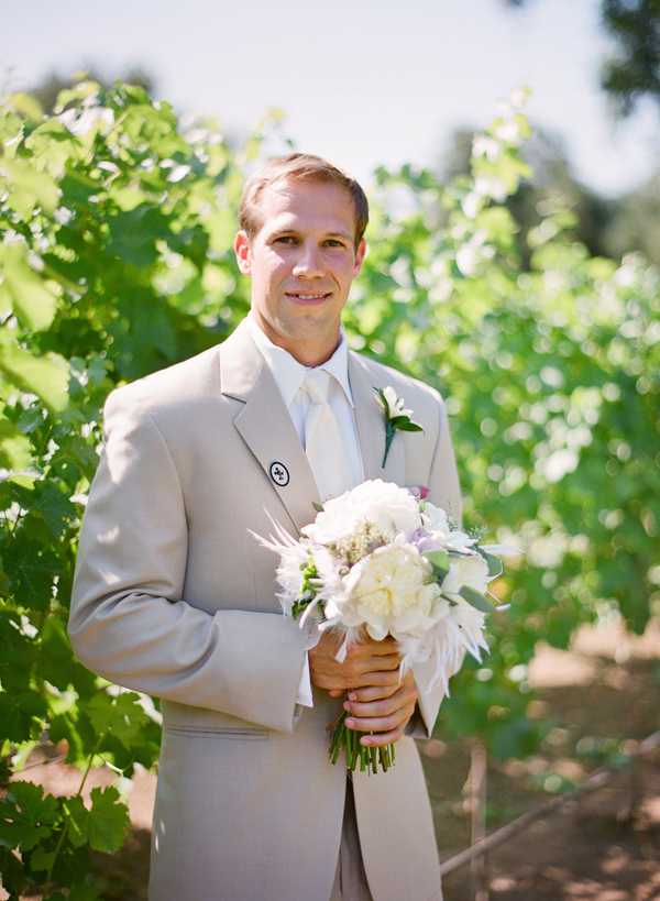 vineyard-purple-and-yellow-wedding