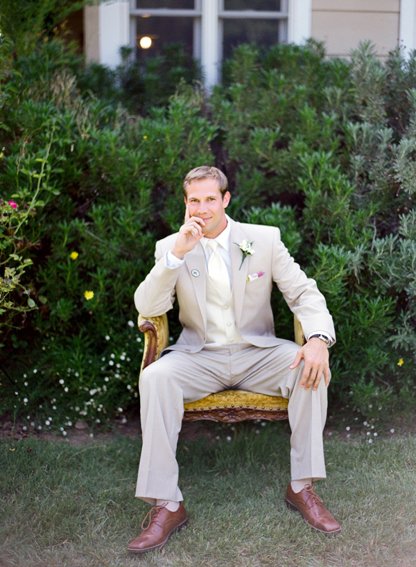 vineyard-purple-and-yellow-wedding