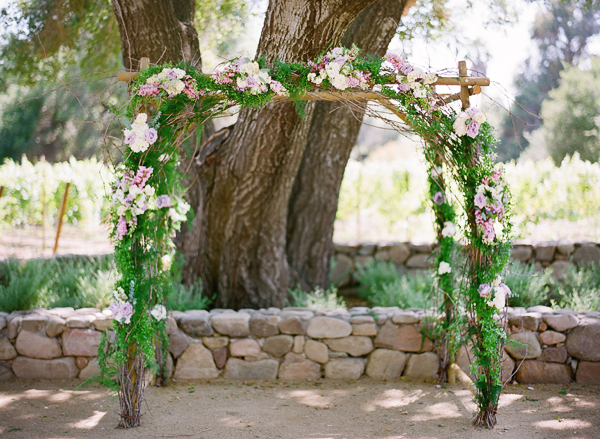 vineyard-purple-and-yellow-wedding