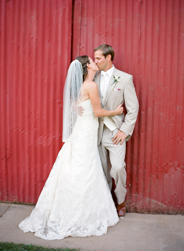 vineyard-purple-and-yellow-wedding