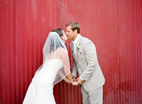 vineyard-purple-and-yellow-wedding