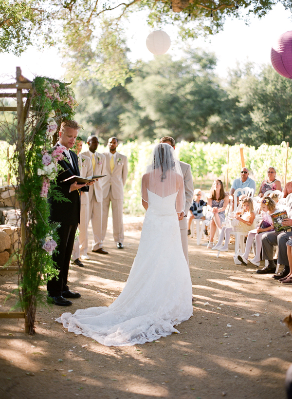vineyard-purple-and-yellow-wedding
