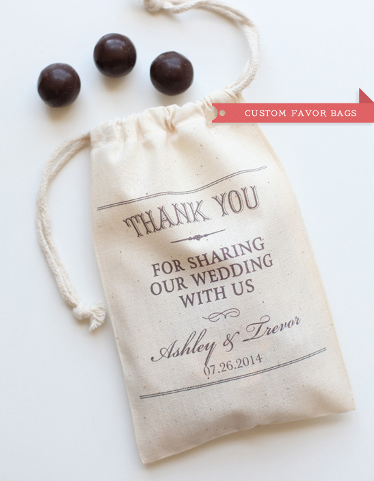 Wedding favor bag with chocolates and a personalized thank you message