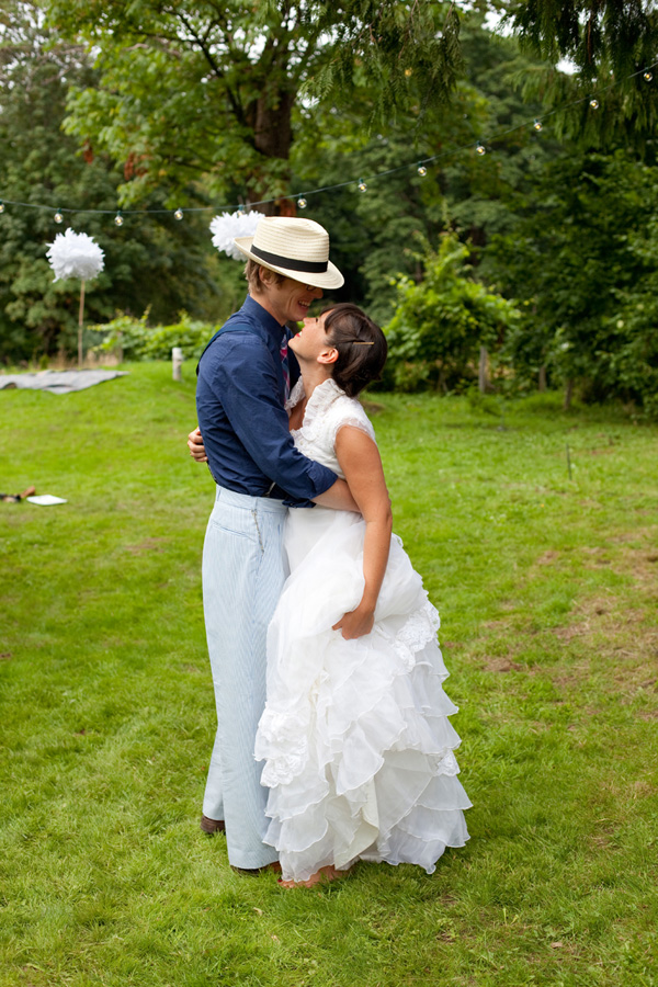 old-fashioned-hoedown-wedding