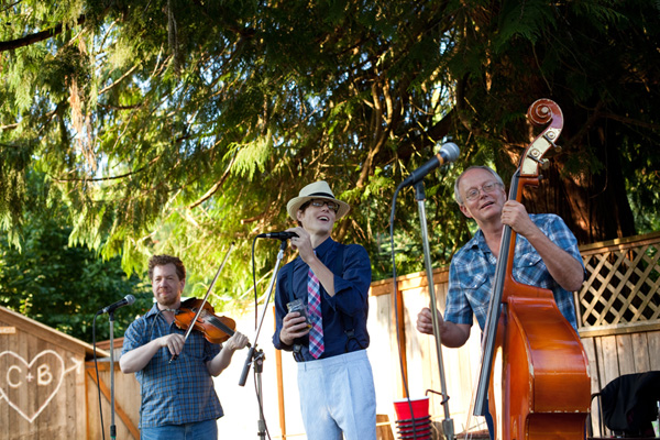 old-fashioned-hoedown-wedding