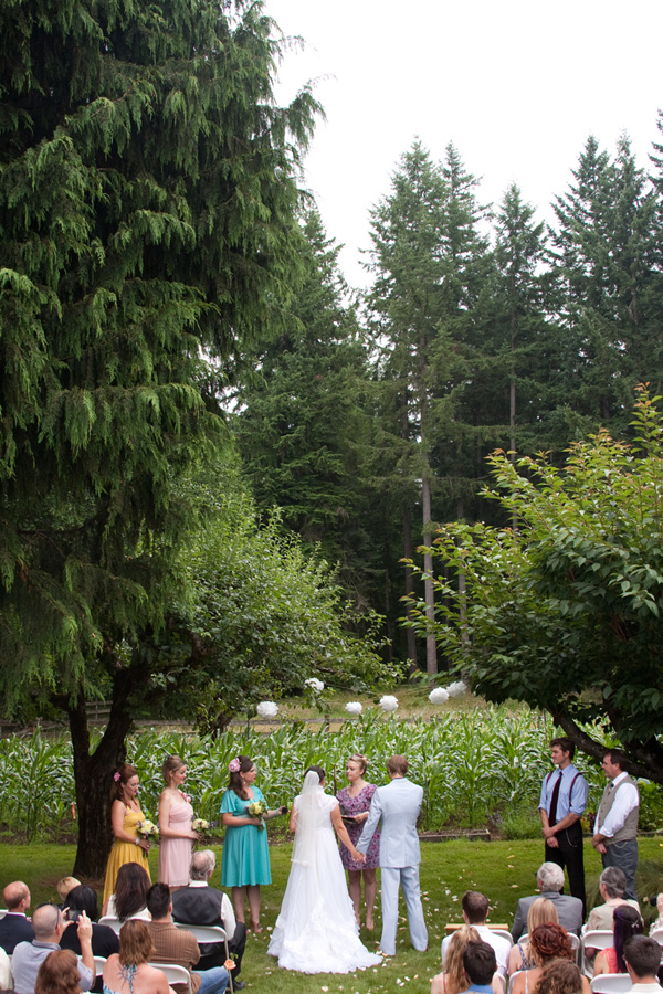 old-fashioned-hoedown-wedding