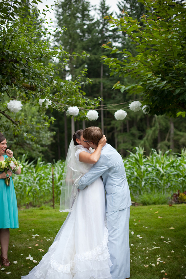 old-fashioned-hoedown-wedding