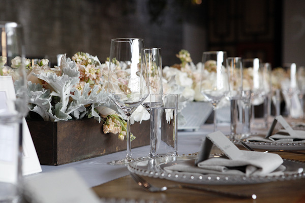 travel-theme-wedding-at-the-smog-shoppe