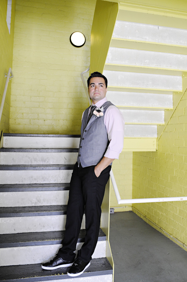 travel-theme-wedding-at-the-smog-shoppe