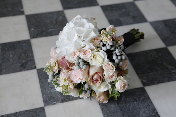 travel-theme-wedding-at-the-smog-shoppe