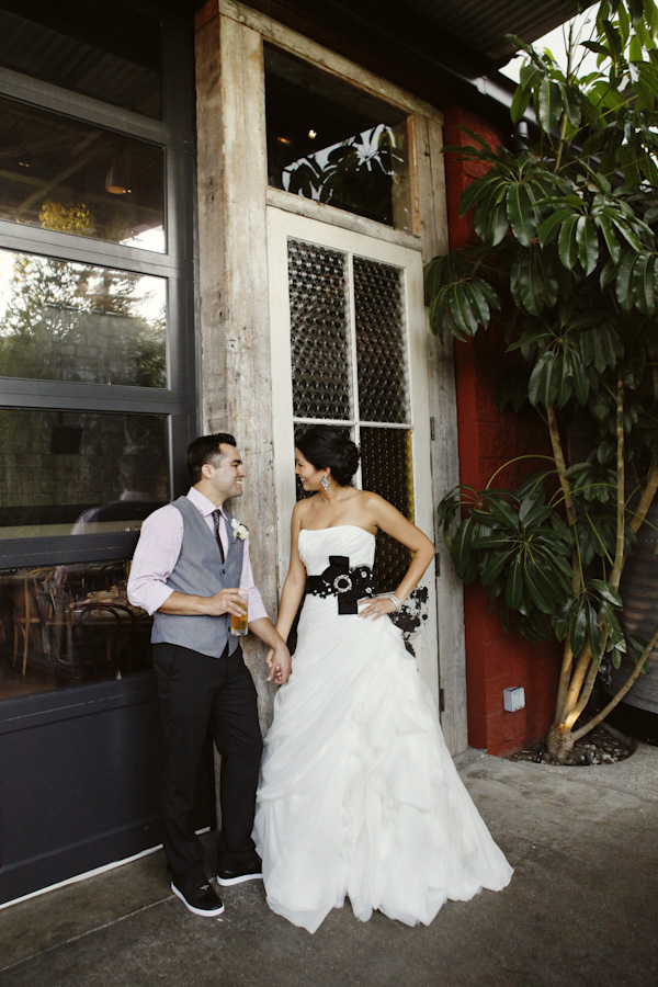 travel-theme-wedding-at-the-smog-shoppe