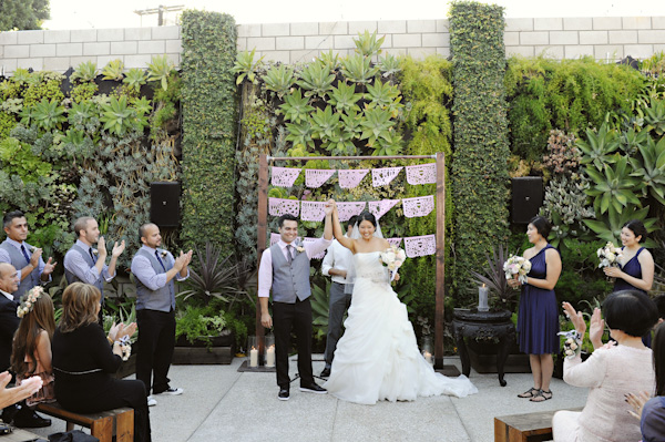 travel-theme-wedding-at-the-smog-shoppe