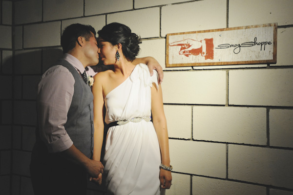 travel-theme-wedding-at-the-smog-shoppe