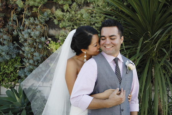 travel-theme-wedding-at-the-smog-shoppe