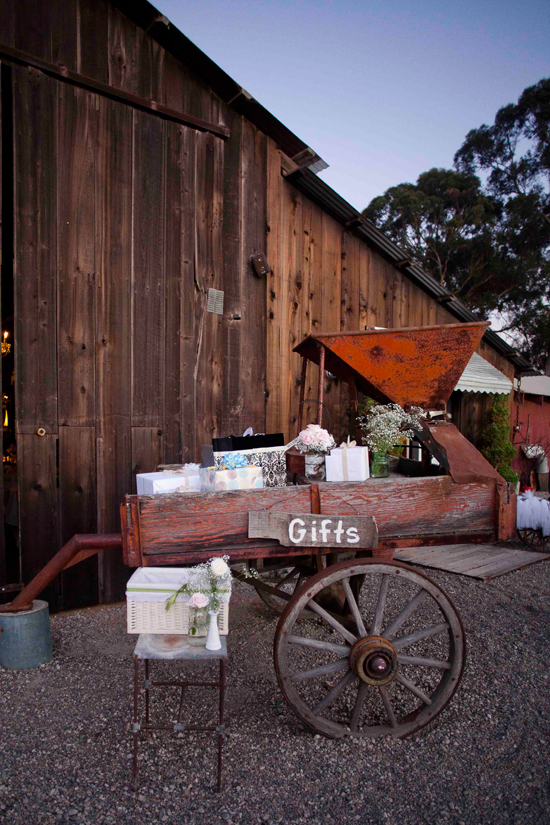 glamorous-barn-wedding