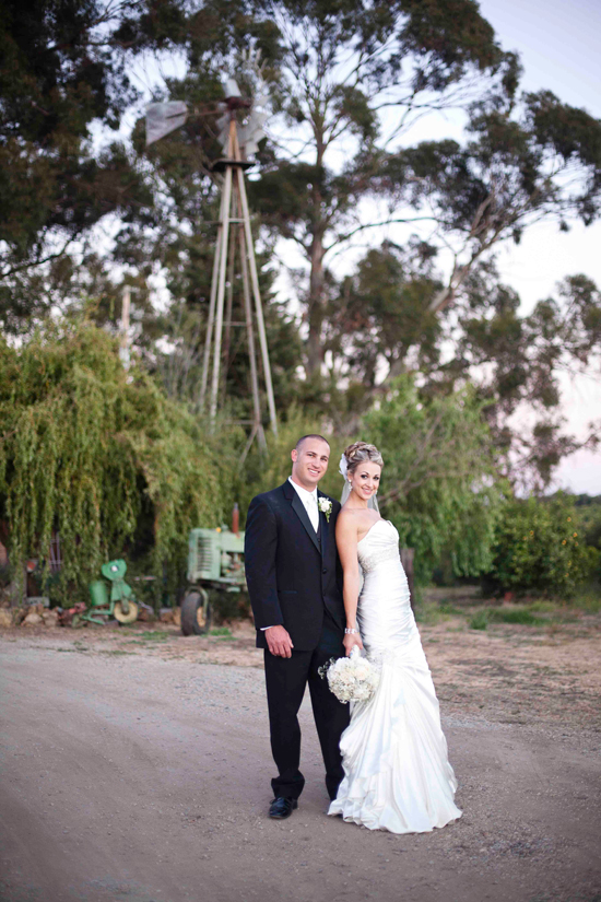 glamorous-barn-wedding
