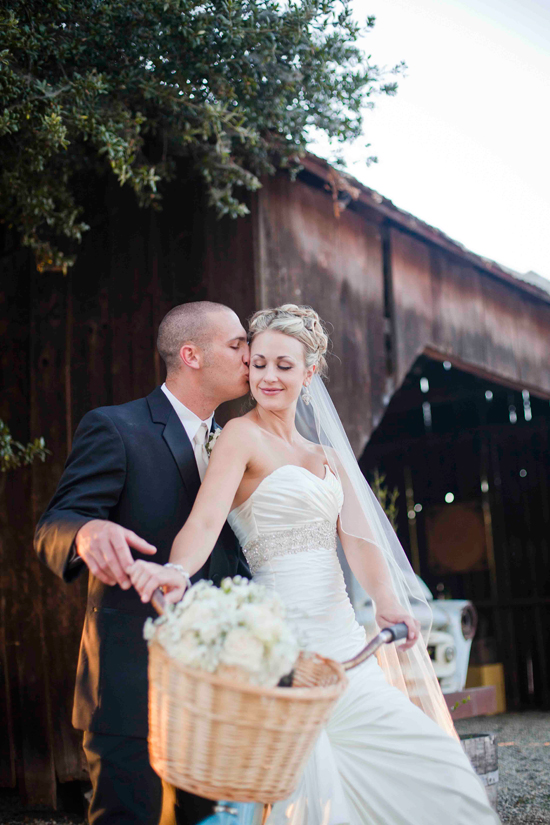 glamorous-barn-wedding
