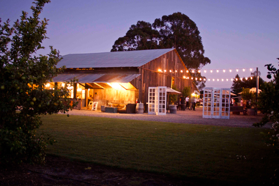 glamorous-barn-wedding