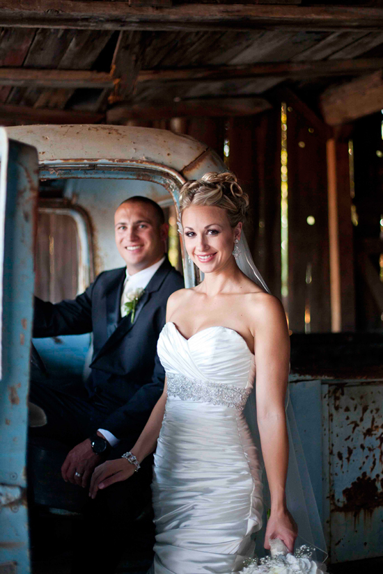 glamorous-barn-wedding