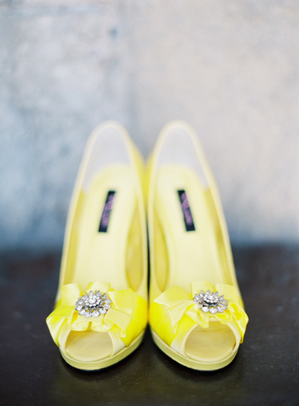 rustic-chic-yellow-wedding-ideas