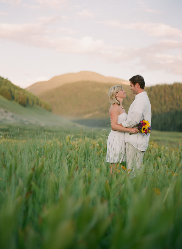 styled-mountain-elopement