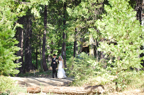 woodsy-rustic-wedding-in-paradise