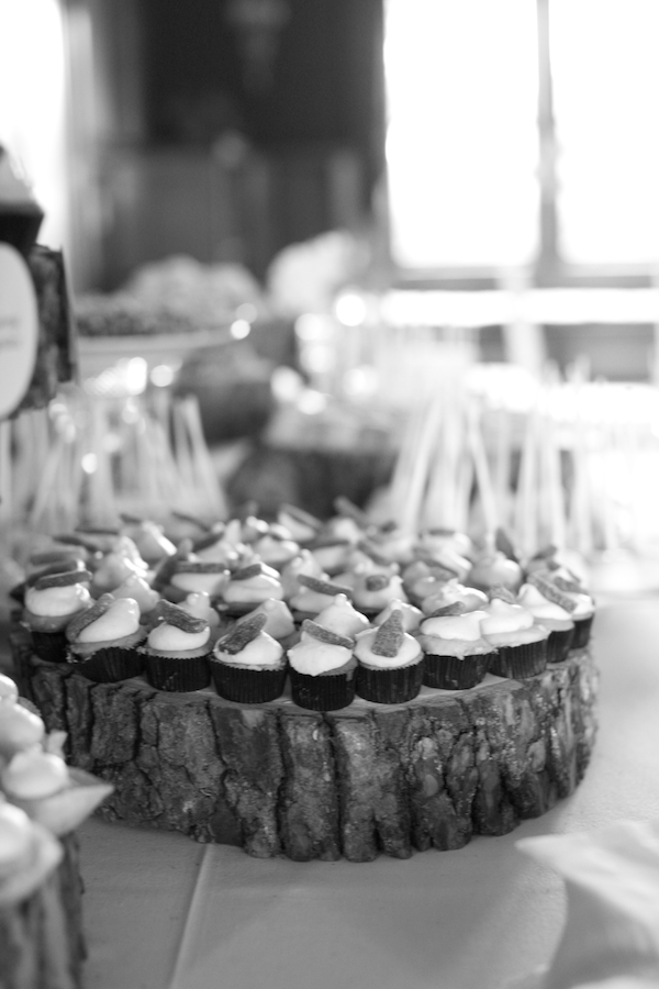 budget-friendly-vintage-whimsy-wedding