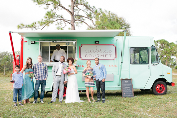 bohemian-food-truck-wedding