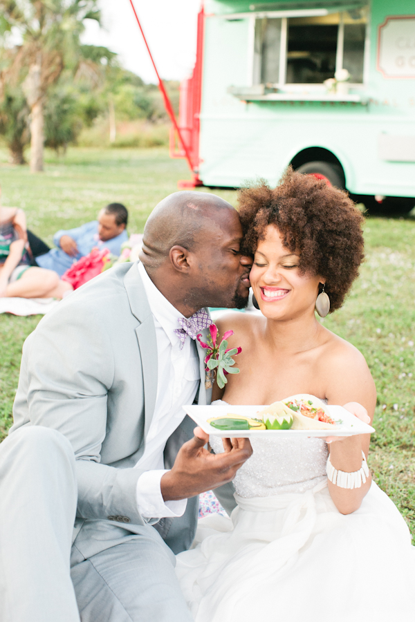 bohemian-food-truck-wedding