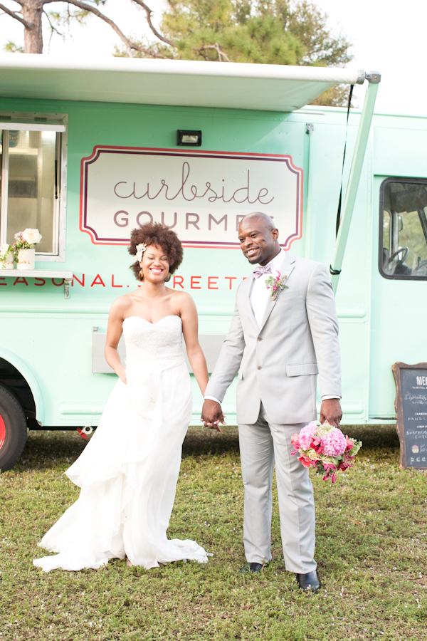 bohemian-food-truck-wedding