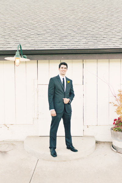 navy-blue-and-yellow-homemade-wedding